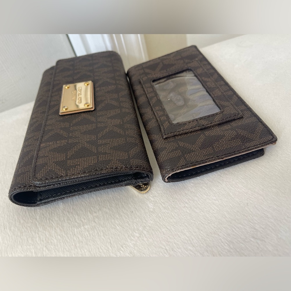 Michael Kors Dark Brown Signature Wallet set - Picture 3 of 10